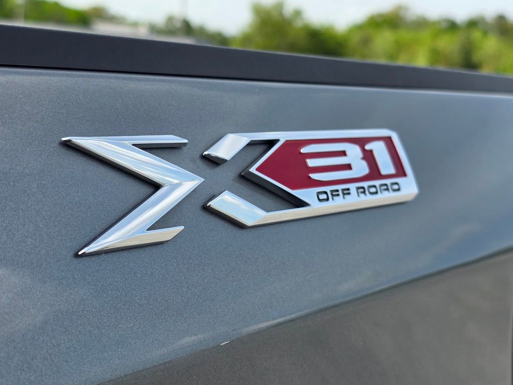 Used 2021 GMC Sierra 1500 SLT AWD/4WD image 36