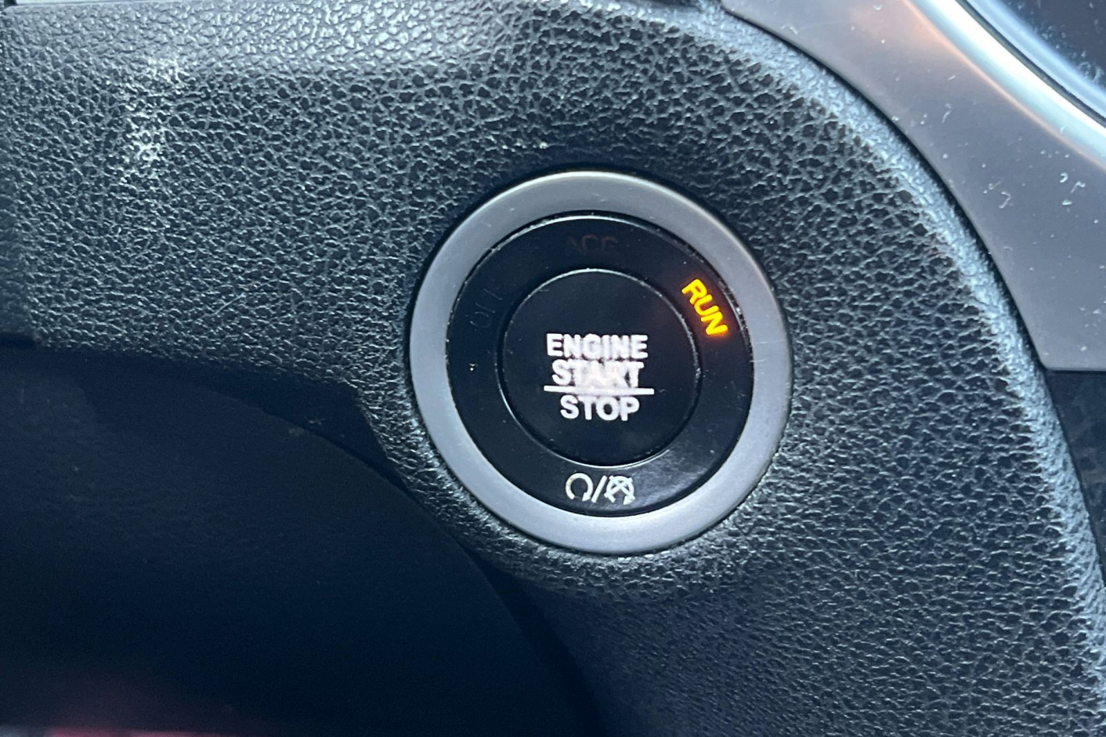 Used 2018 Chrysler 300 Limited image 18