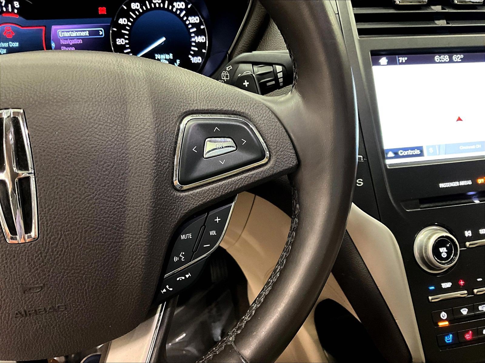 Used 2017 Lincoln MKC Reserve w/ Technology Package AWD/4WD image 12