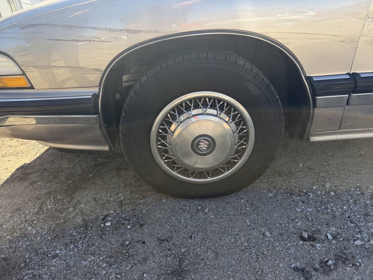 Used 1996 Buick Le Sabre Limited FWD image 9