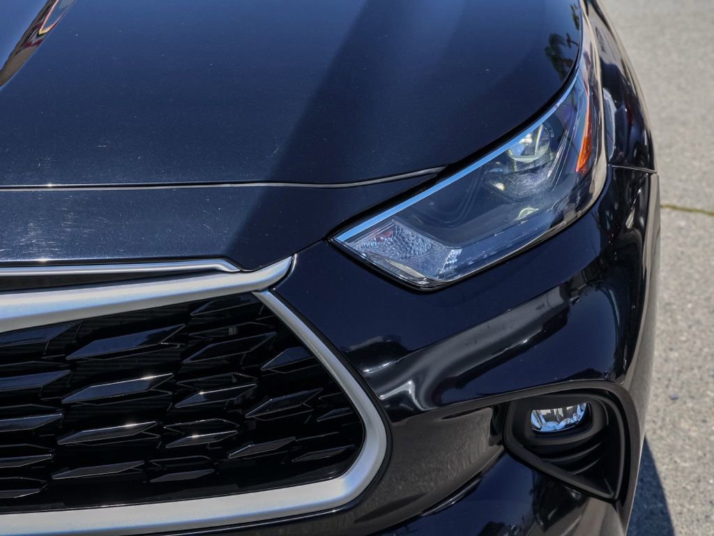Used 2024 Toyota Highlander LE FWD image 10