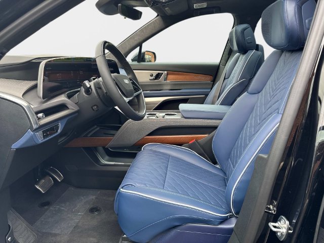 New 2026 Cadillac Vistiq Premium Luxury AWD/4WD image 16