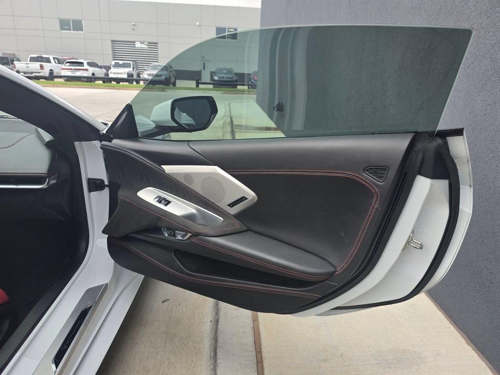 Used 2022 Chevrolet Corvette Stingray Premium Conv w/ Z51 Performance Package RWD image 20