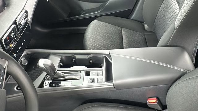 New 2026 Nissan Sentra SV w/ Floor Mat Package FWD image 31