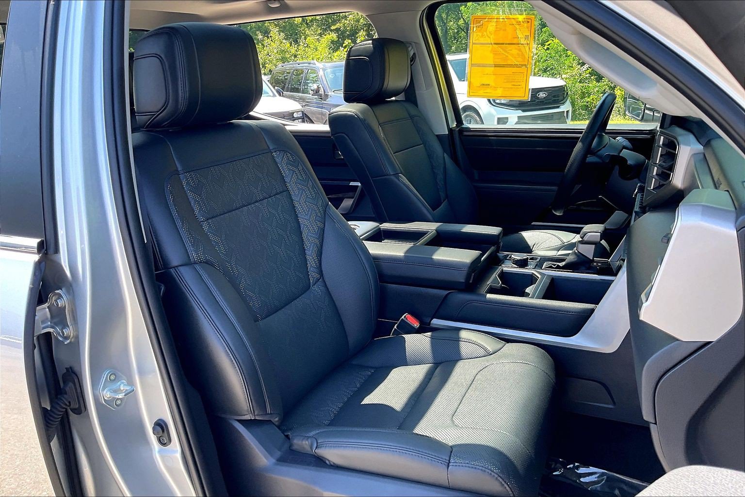 Used 2024 Toyota Tundra Limited AWD/4WD image 7