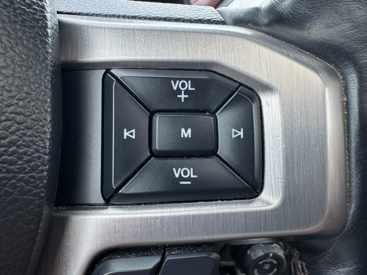 Used 2019 Ford F150 Platinum w/ Equipment Group 701A Luxury AWD/4WD image 18