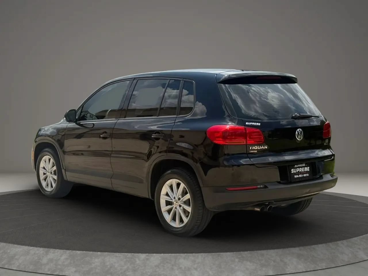 Used 2017 Volkswagen Tiguan Limited w/ Alloy Wheels Package AWD/4WD image 5