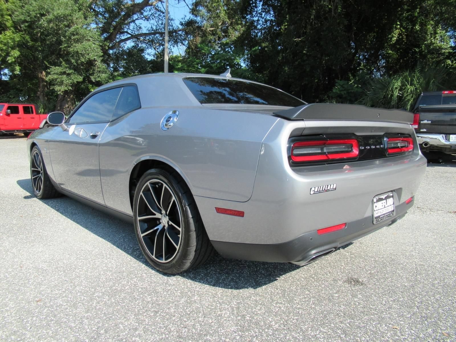 Used 2015 Dodge Challenger R/T Scat Pack w/ Leather Interior Group RWD image 5