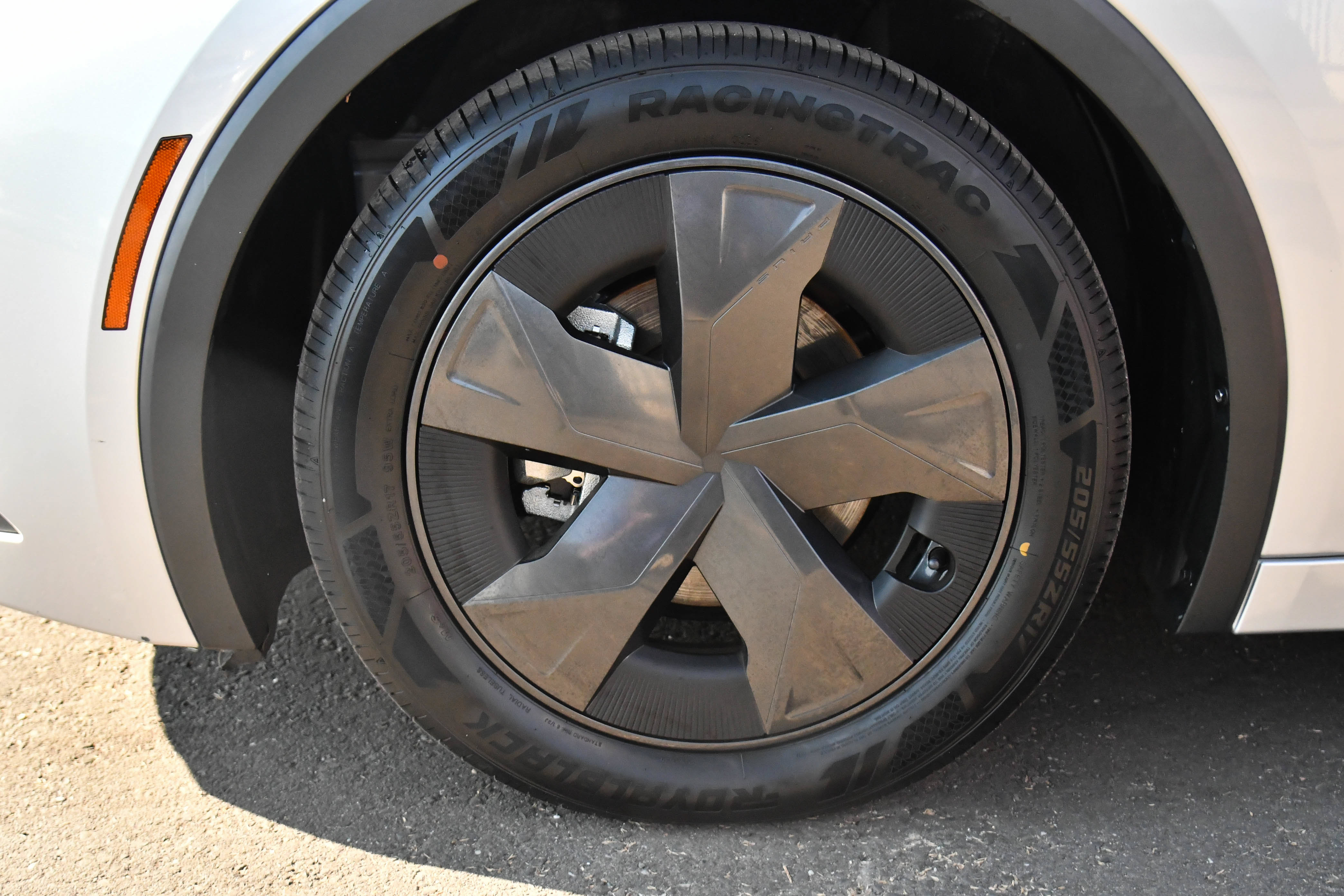 Used 2024 Toyota Prius LE FWD image 12