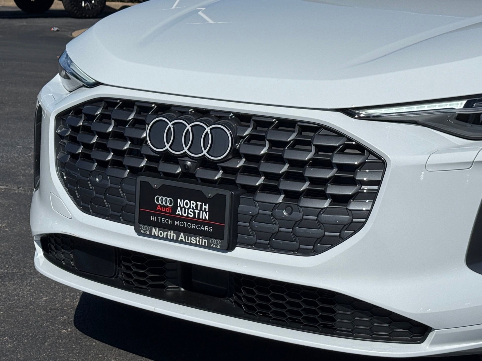 Certified 2025 Audi Q5 Premium Plus w/ Premium Plus image 2