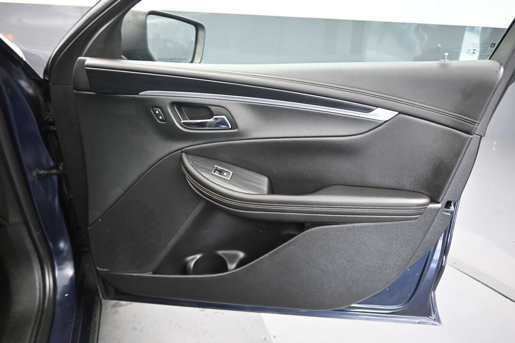 Used 2019 Chevrolet Impala LT FWD image 38