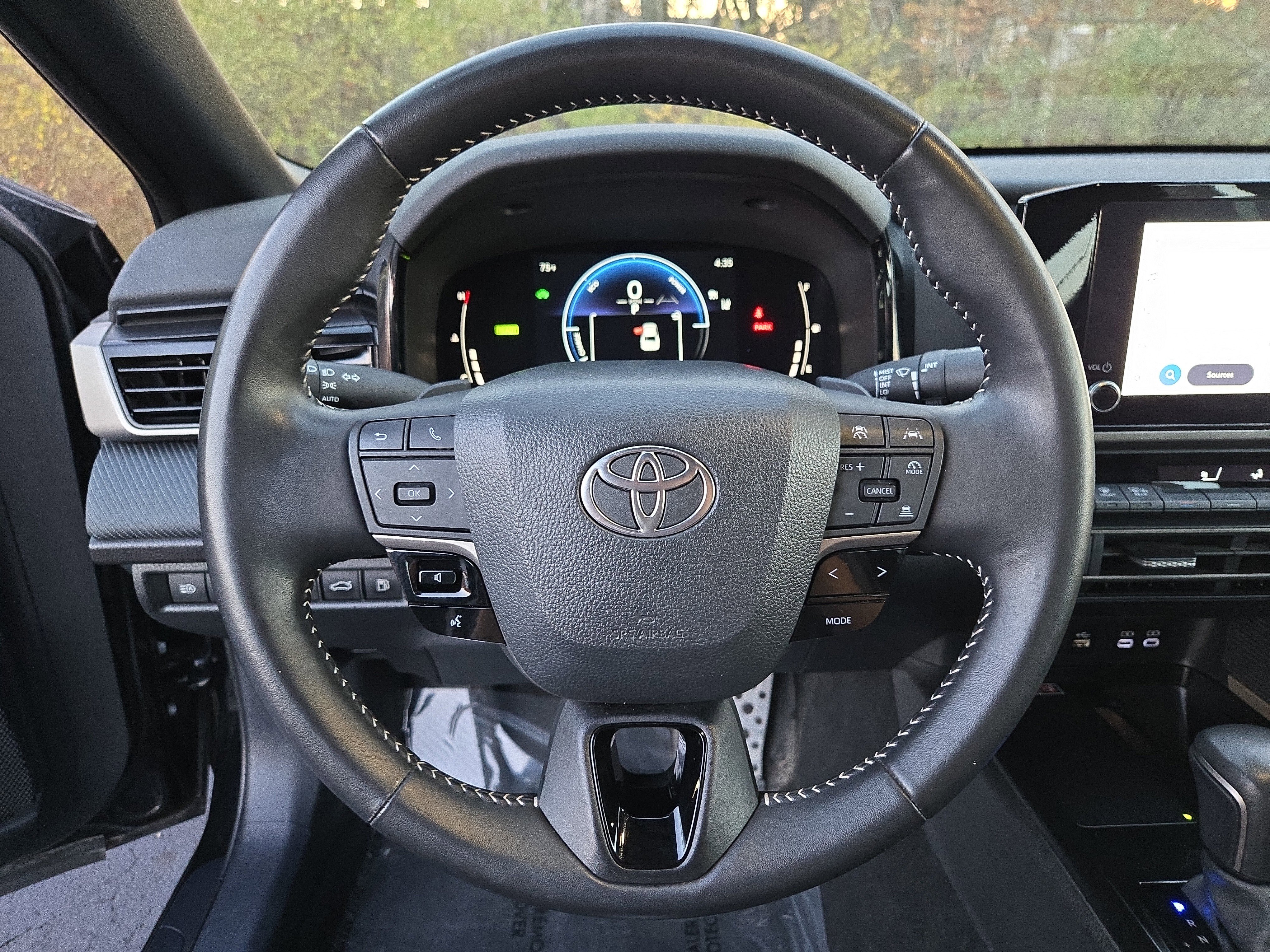 Used 2025 Toyota Camry LE image 16