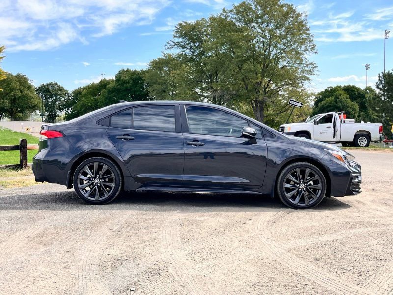 Used 2025 Toyota Corolla SE image 8