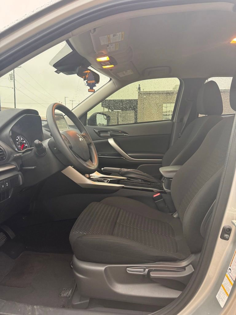 Used 2024 Mitsubishi Eclipse Cross LE AWD/4WD image 6