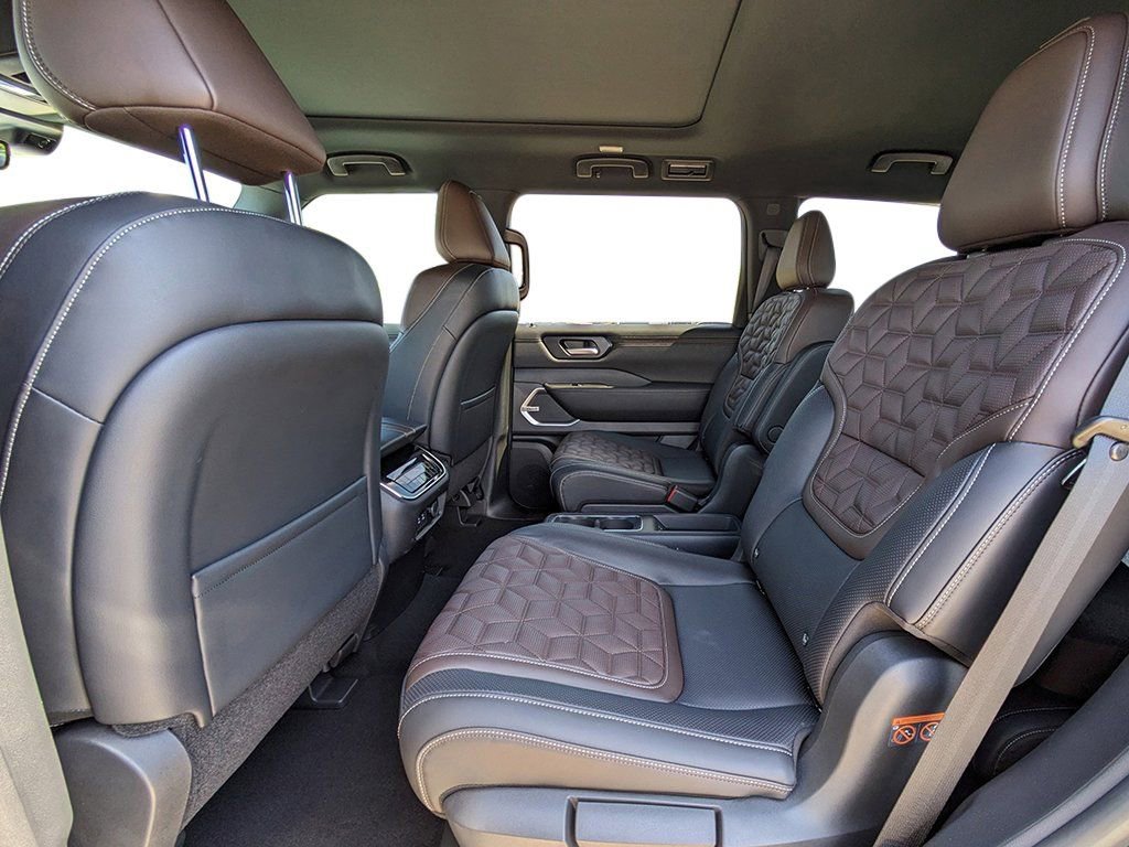 Used 2025 Nissan Armada Platinum Reserve AWD/4WD image 19