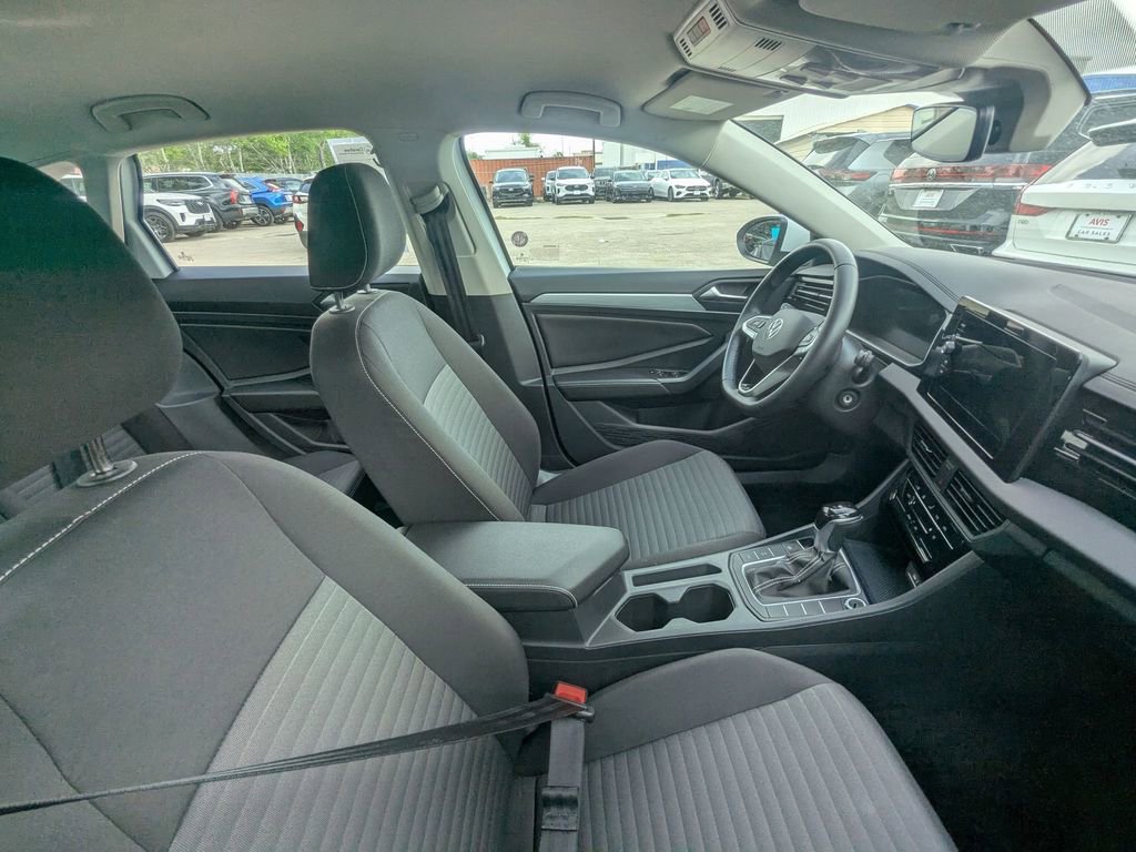 Used 2025 Volkswagen Jetta S image 14
