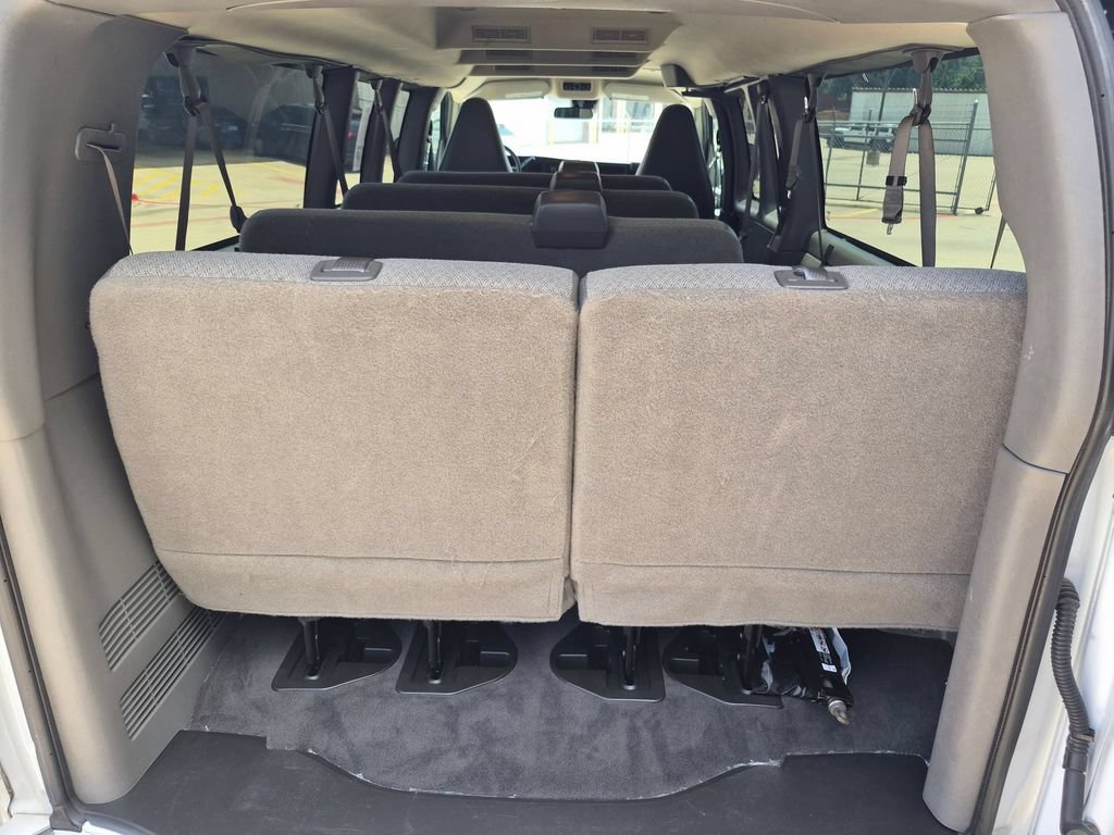 Used 2025 Chevrolet Express 3500 LT w/ LT Preferred Equipment Group RWD image 22