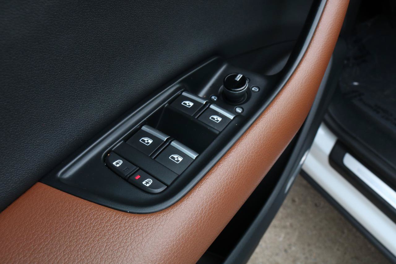 Used 2019 Audi Q8 Premium Plus w/ Premium Plus AWD/4WD image 22