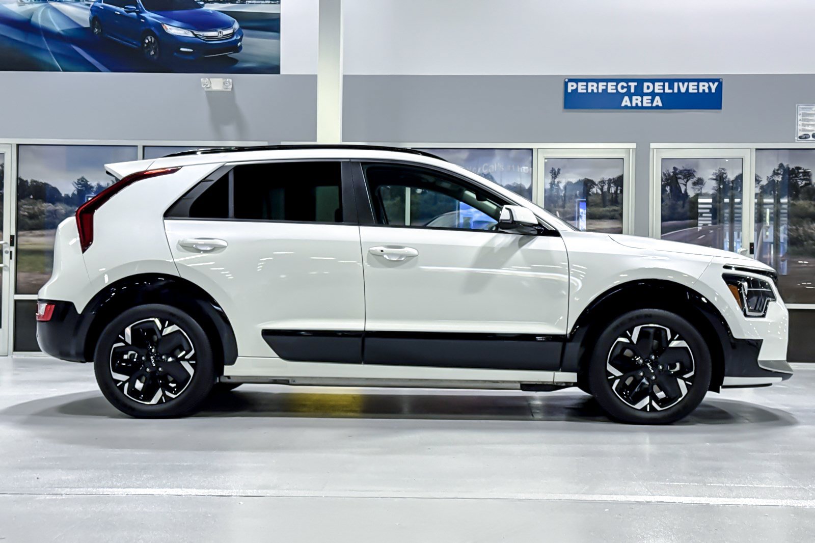 Used 2023 Kia Niro Wind FWD image 8