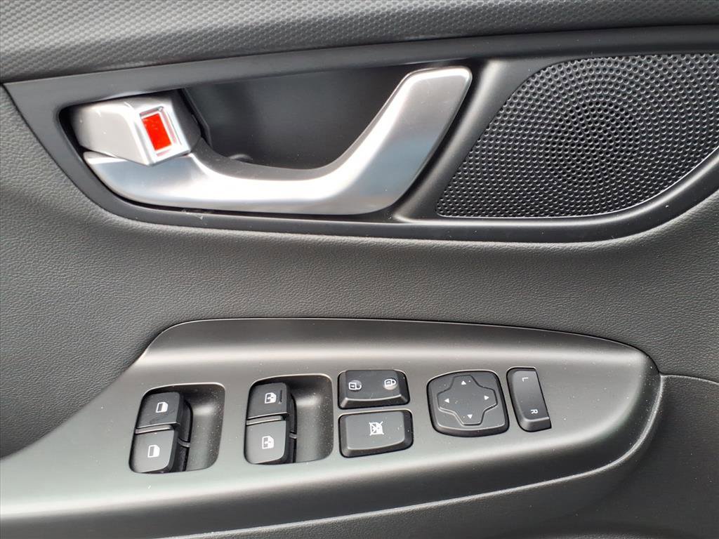 Certified 2022 Hyundai Kona Limited w/ Cargo Package image 25