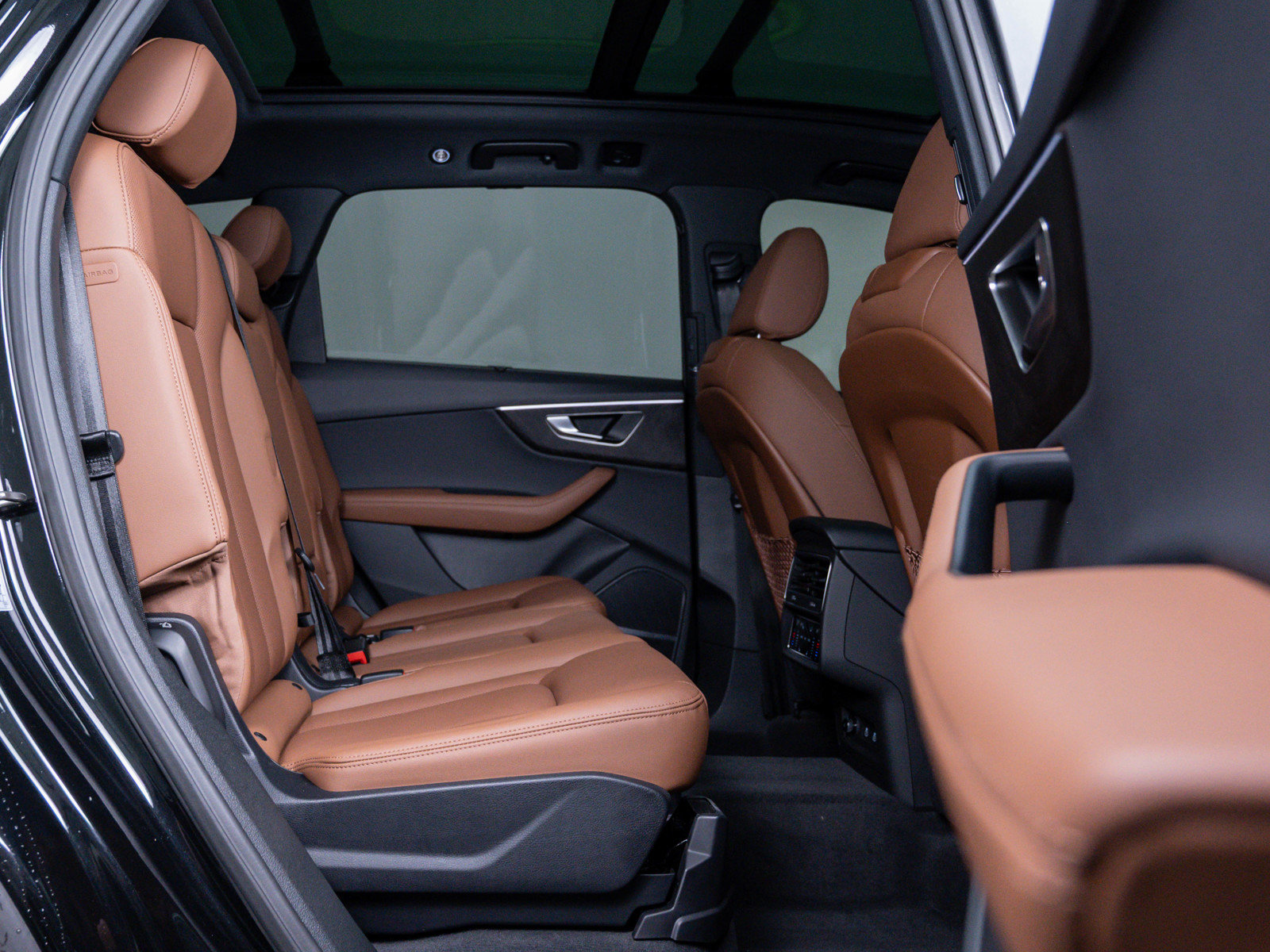 Used 2023 Audi Q7 3.0T Prestige image 13