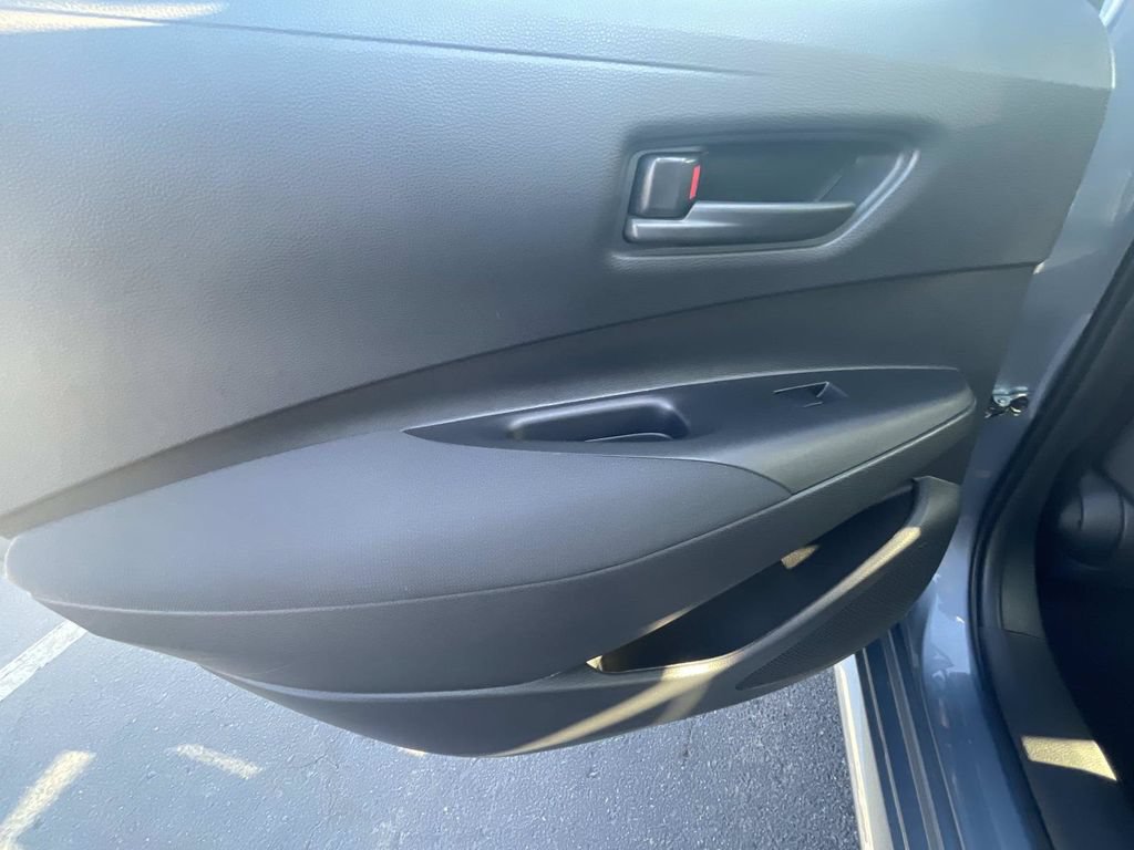 Used 2025 Toyota Corolla LE FWD image 13