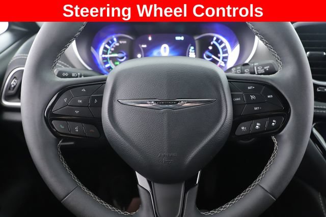 Used 2024 Chrysler Pacifica Premium FWD image 23