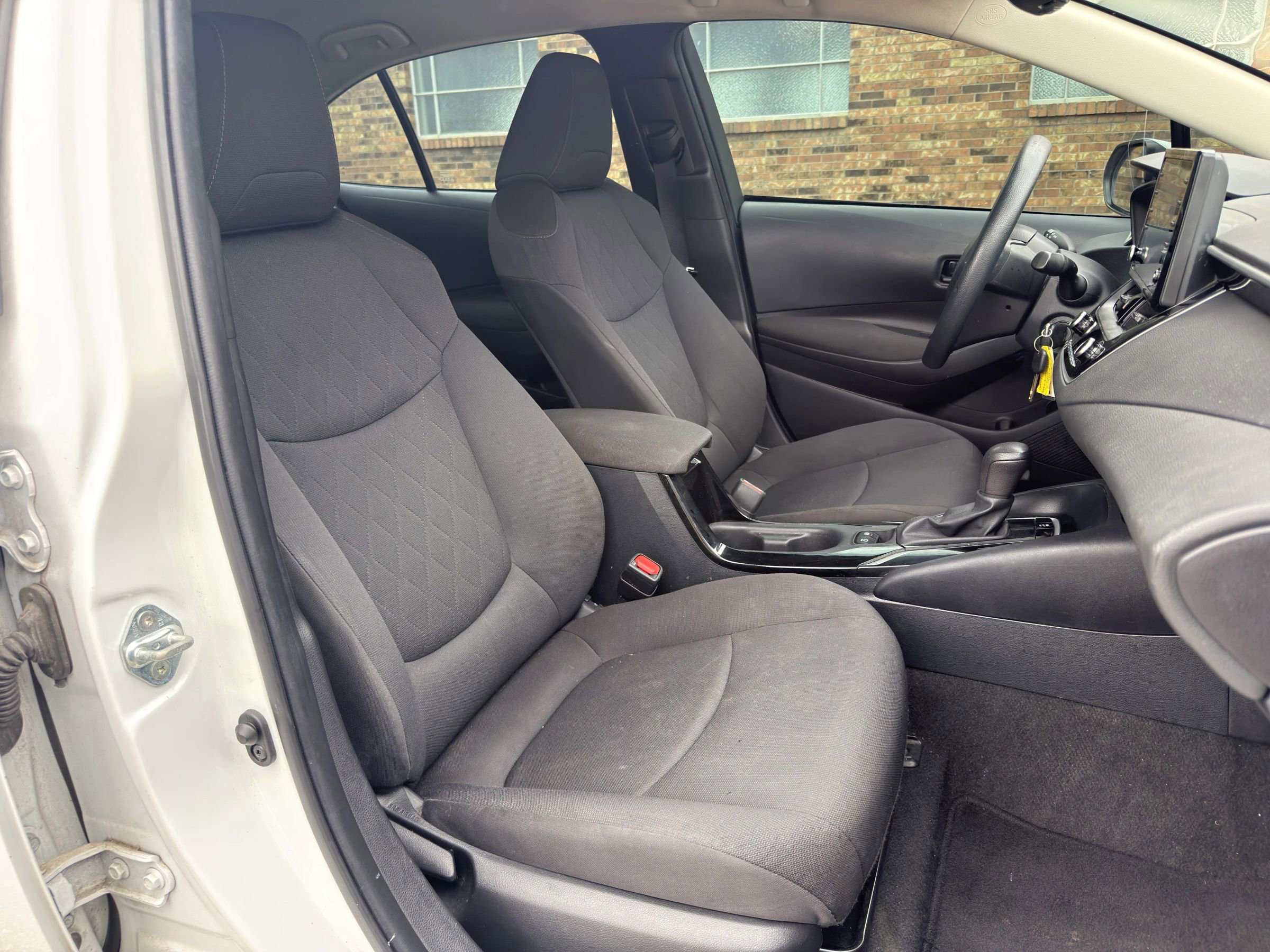 Used 2022 Toyota Corolla LE FWD image 19