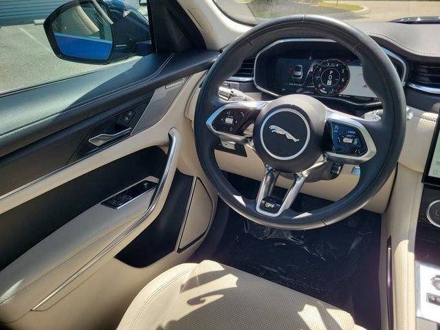 Used 2021 Jaguar F-PACE R-Dynamic S image 15