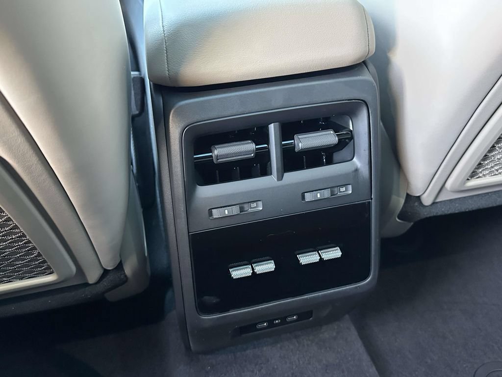 New 2025 Porsche Macan 4S Electric AWD/4WD image 14