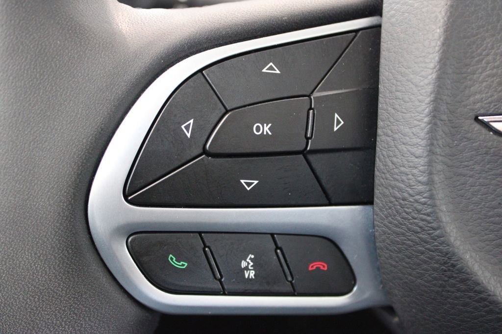 Used 2023 Chrysler 300 Touring L w/ Popular Equipment Group image 18