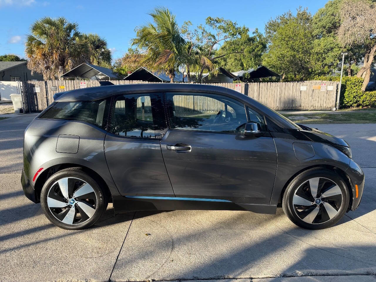 Used 2017 BMW i3 w/ Range Extender image 7
