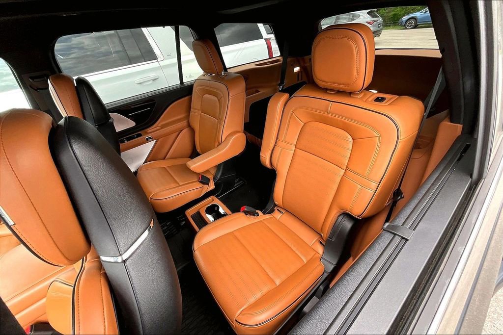 Used 2023 Lincoln Aviator Black Label w/ Dynamic Handling Package image 36