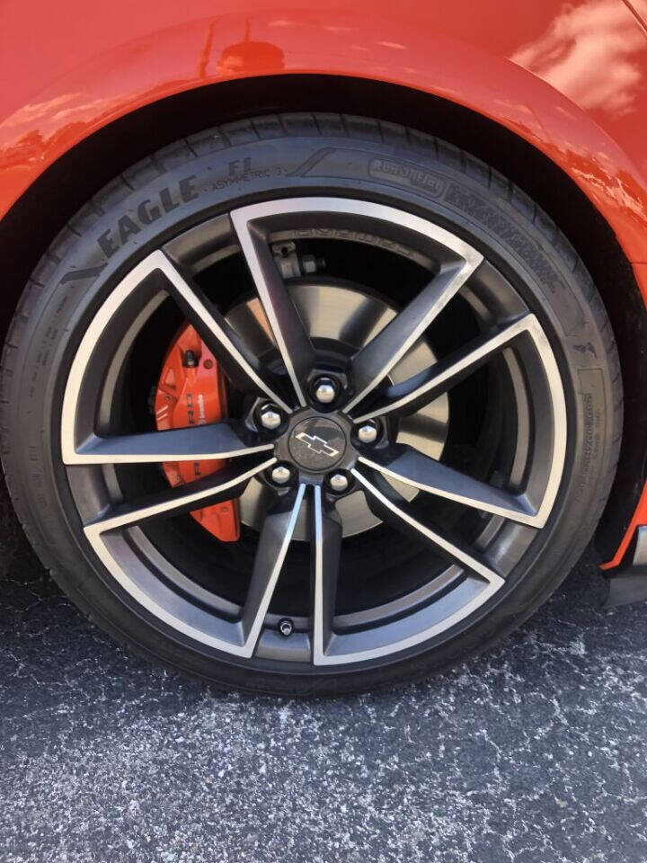 Used 2018 Chevrolet Camaro SS w/ Hot Wheels Edition image 18