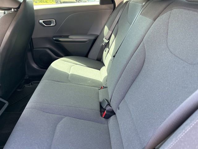 Used 2025 Kia K4 LXS FWD image 37
