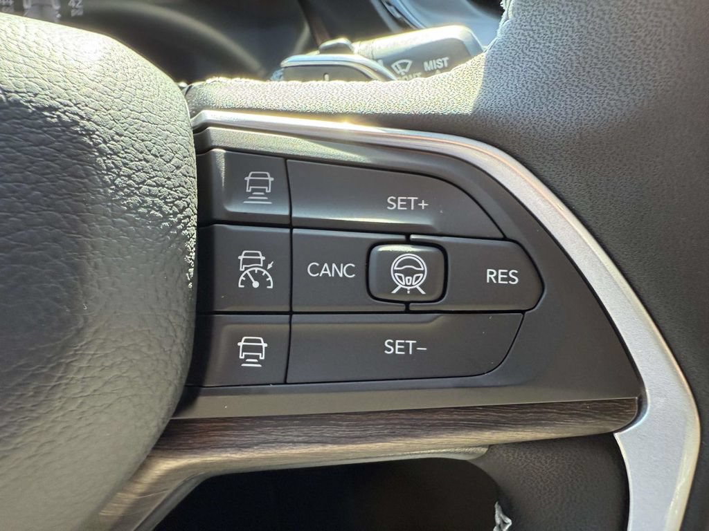 New 2027 Jeep Grand Cherokee Limited AWD/4WD image 23