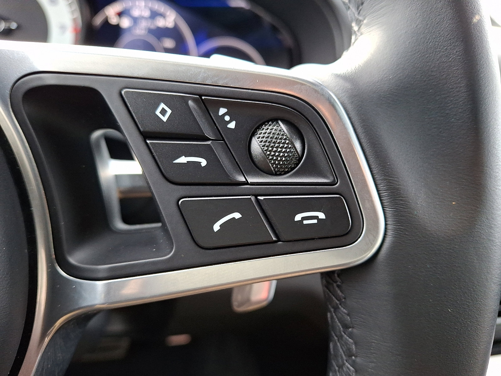 Used 2021 Porsche Cayenne S image 25