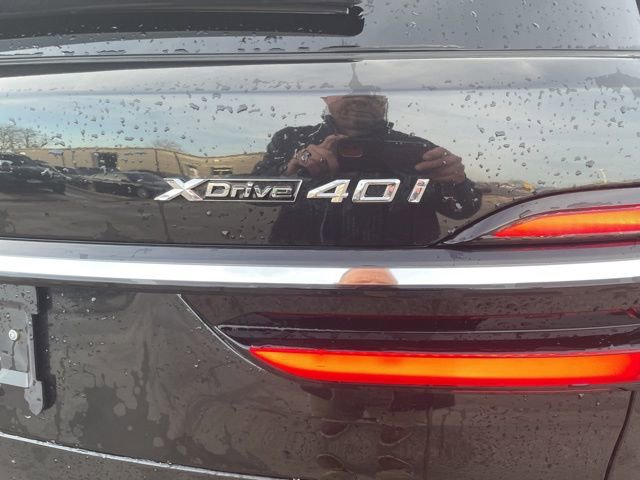 Used 2024 BMW X7 xDrive40i w/ Premium Package image 4