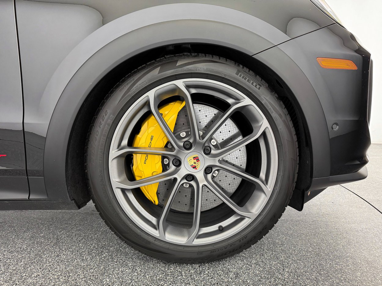 Used 2024 Porsche Cayenne Turbo GT image 33