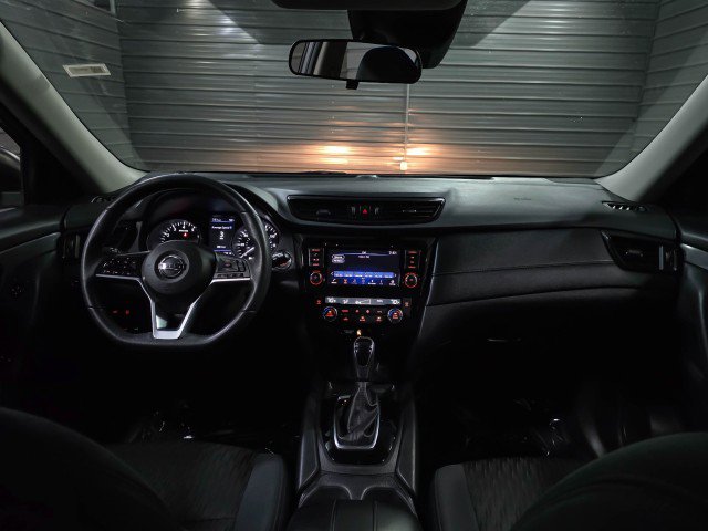 Used 2019 Nissan Rogue SV image 11