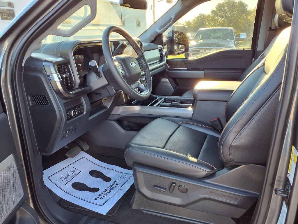 Used 2026 Ford F350 Lariat w/ Lariat Ultimate Package AWD/4WD image 14