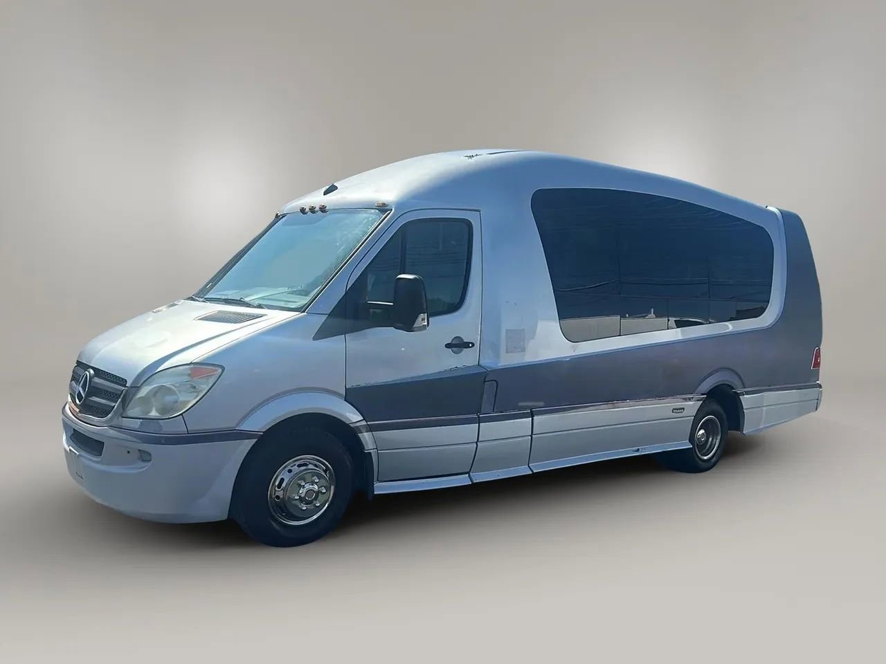 Used 2008 Dodge Sprinter 3500 image 4