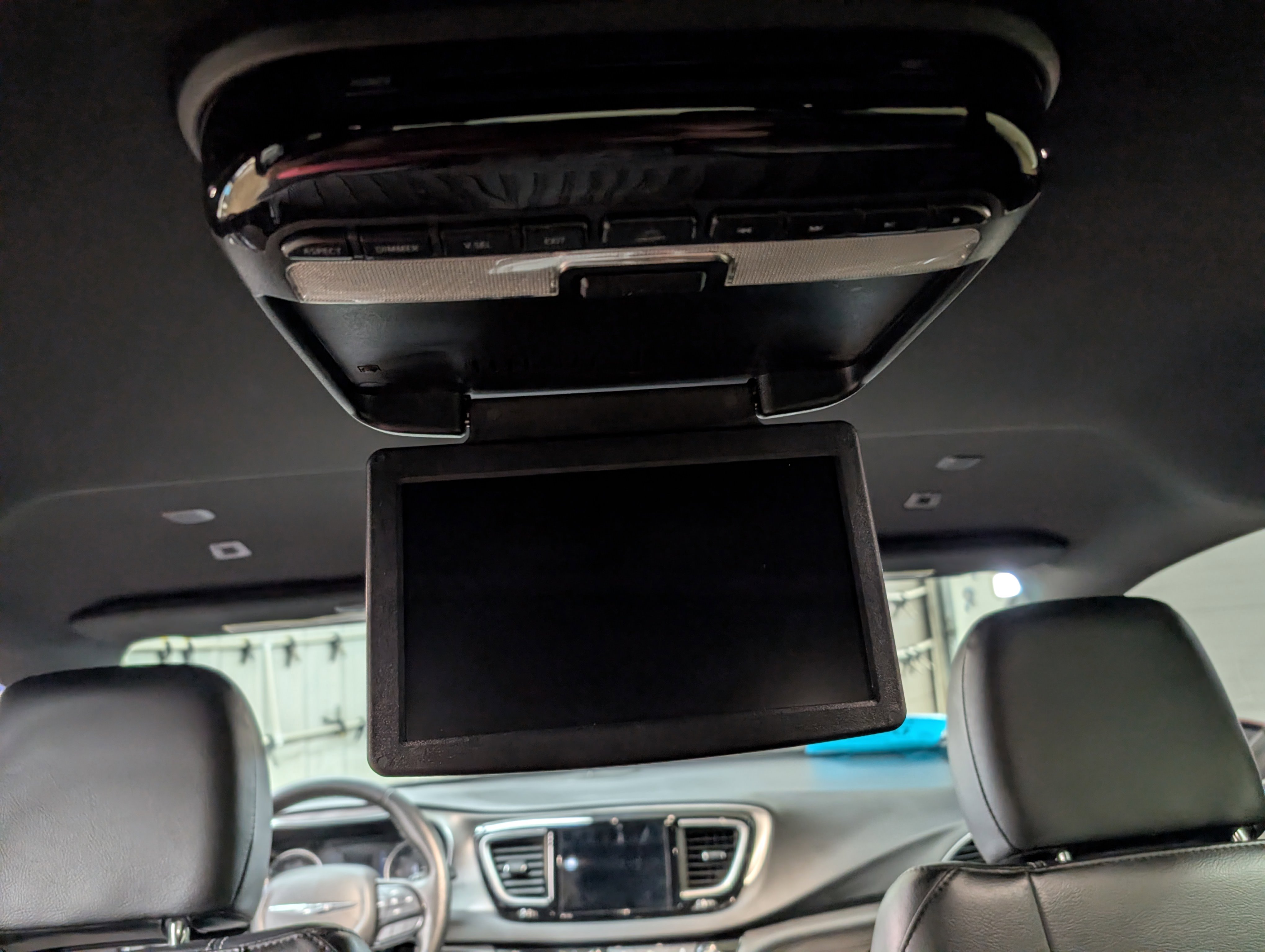 Used 2019 Chrysler Pacifica Touring-L w/ S Appearance Package image 11