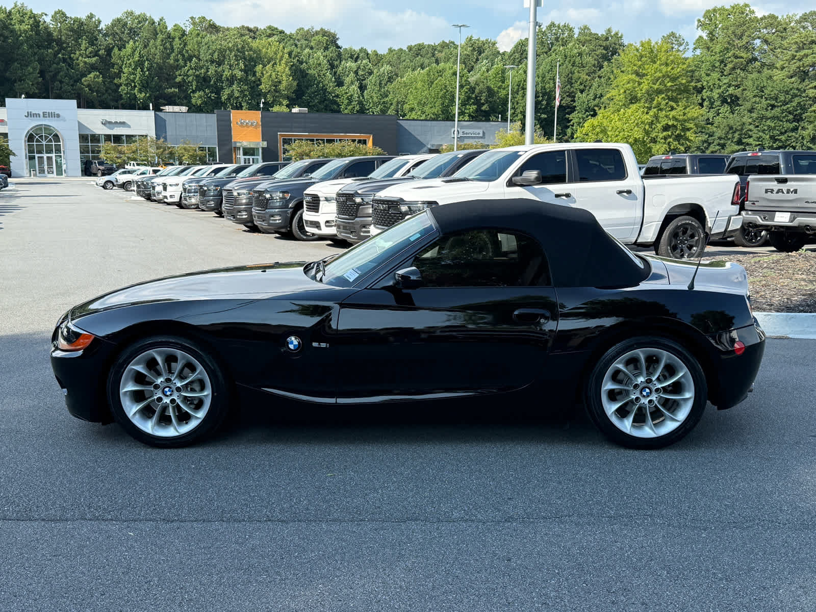Used 2004 BMW Z4 2.5i RWD image 2