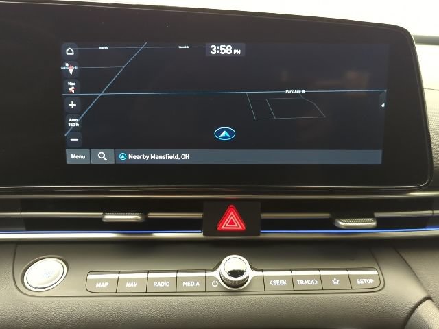 Used 2025 Hyundai Elantra SEL FWD image 18