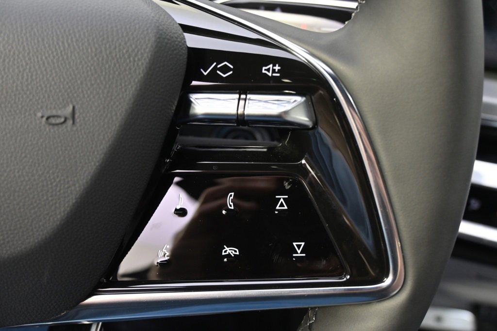 New 2025 Cadillac Lyriq Luxury image 33