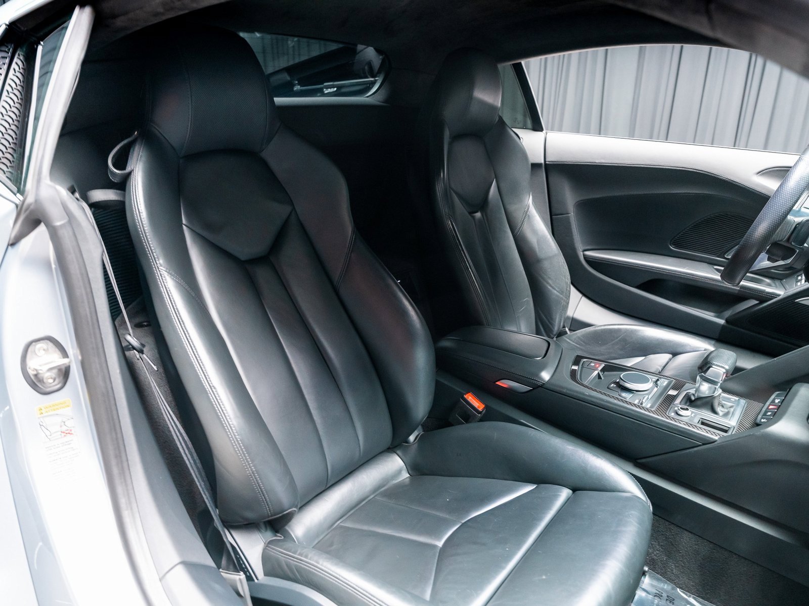 Used 2018 Audi R8 V10 w/ Premium Package image 77