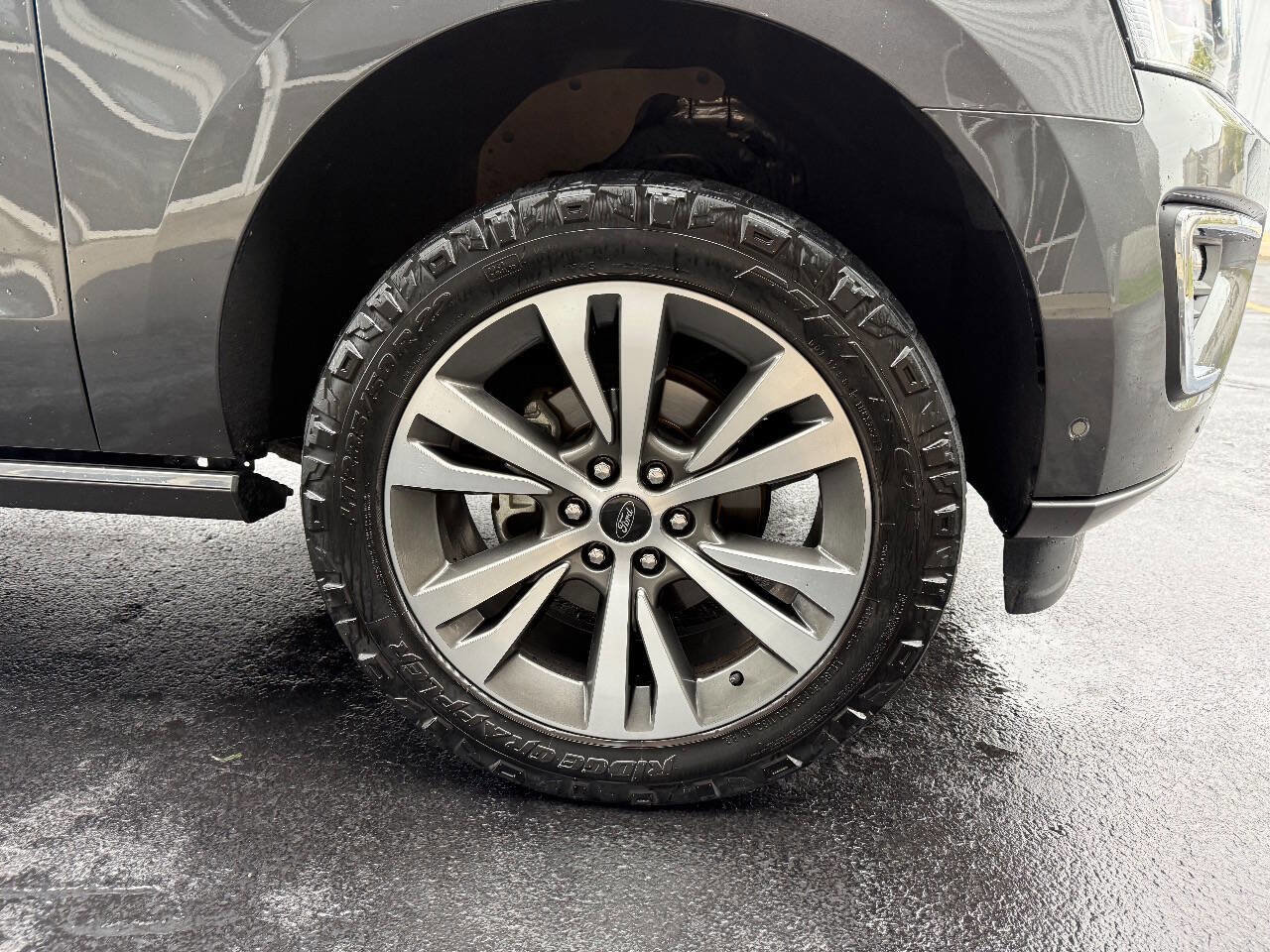 Used 2020 Ford Expedition Limited w/ Equipment Group 302A image 5