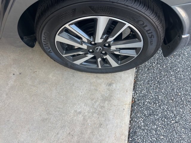 New 2025 Nissan Versa SV w/ Trunk Package image 28