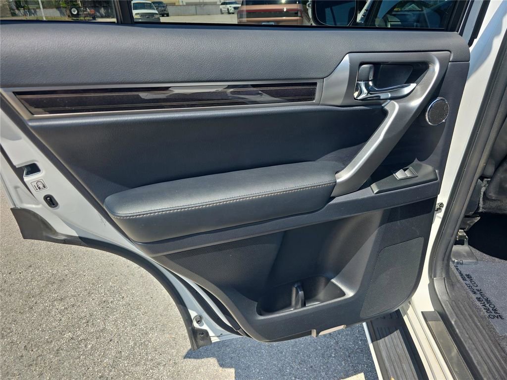 Used 2023 Lexus GX 460 Premium AWD/4WD image 11